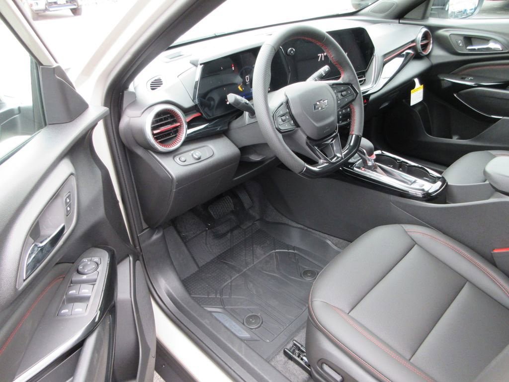 New 2026 Chevrolet Trax RS w/ Sunroof Package FWD image 12