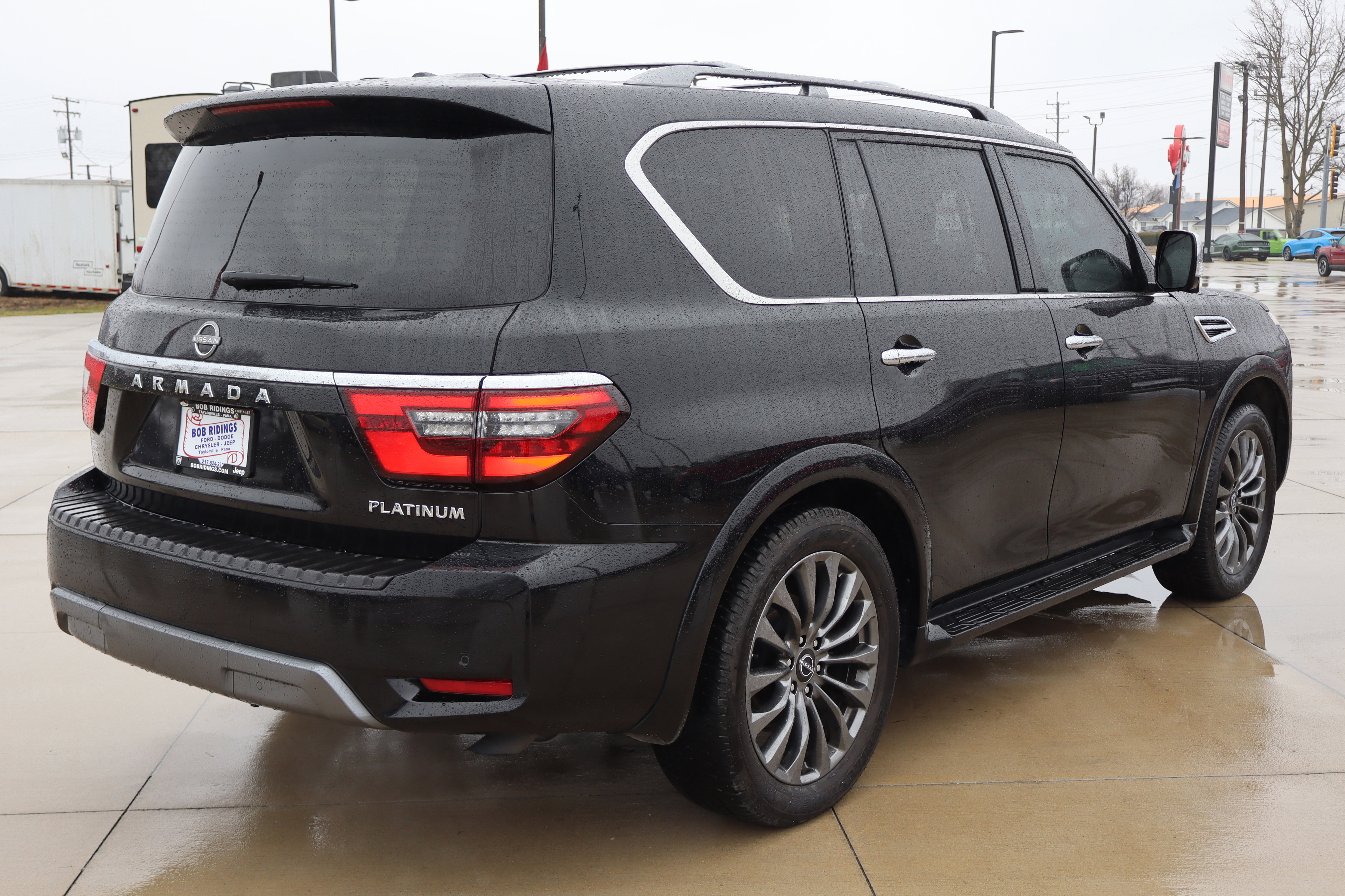 Used 2024 Nissan Armada Platinum w/ Captain's Chairs Package image 6