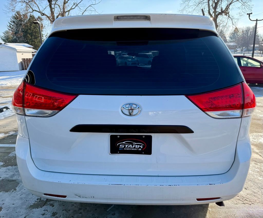 Used 2014 Toyota Sienna L image 6