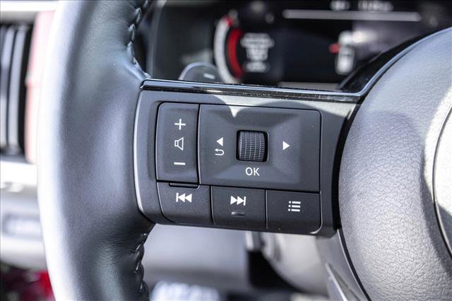 Used 2023 Nissan Pathfinder Platinum image 14