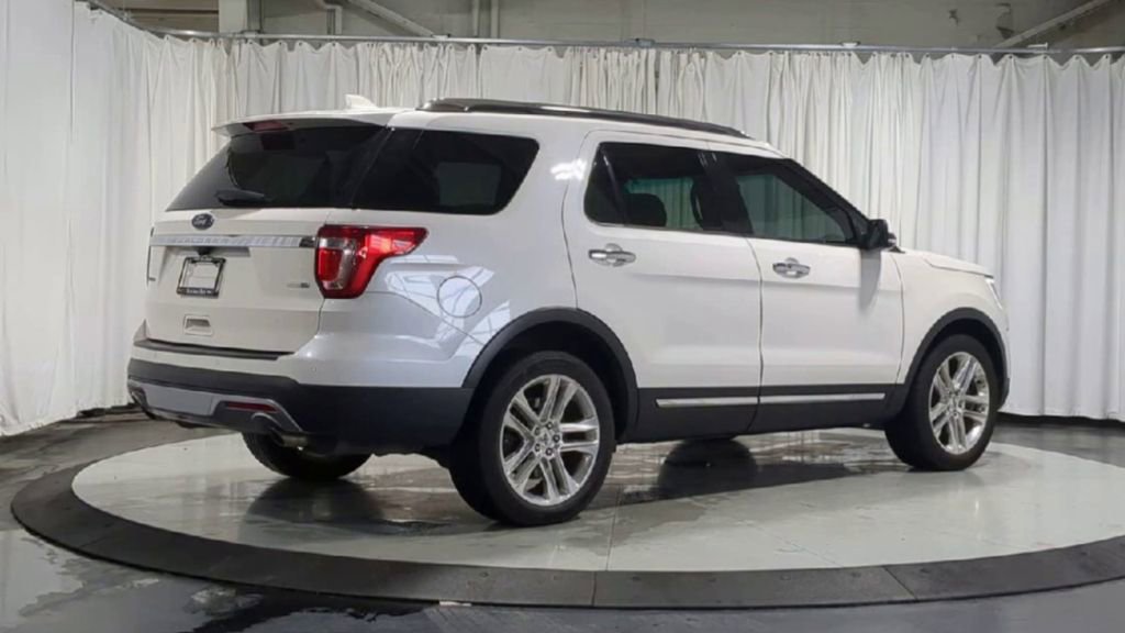 Used 2016 Ford Explorer Limited AWD/4WD image 10