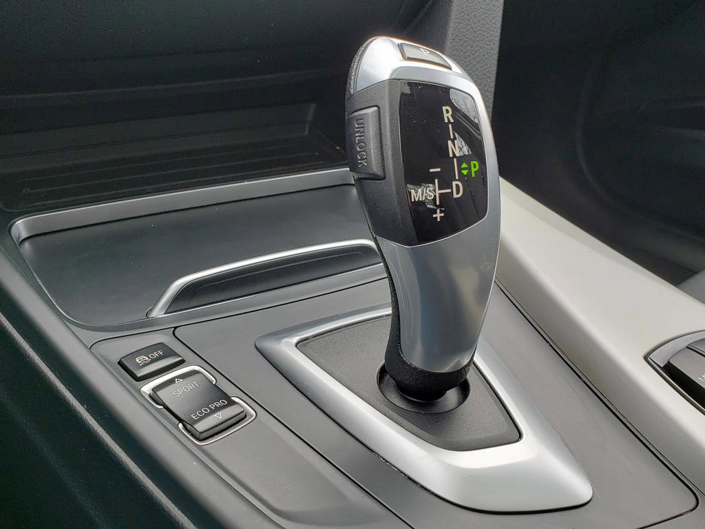 Used 2018 BMW 320i xDrive Sedan image 24