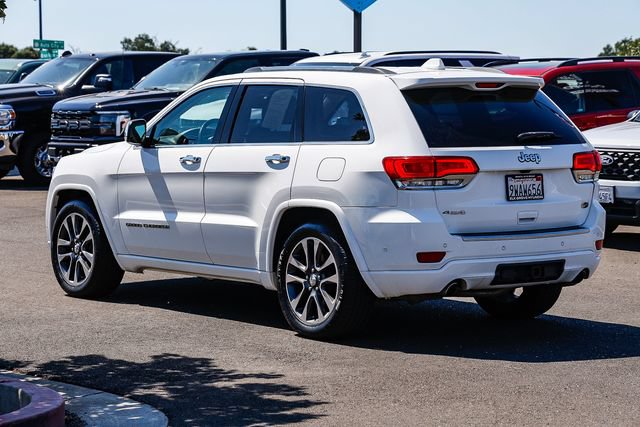 Used 2017 Jeep Grand Cherokee Overland w/ Jeep Active Safety Group AWD/4WD image 2