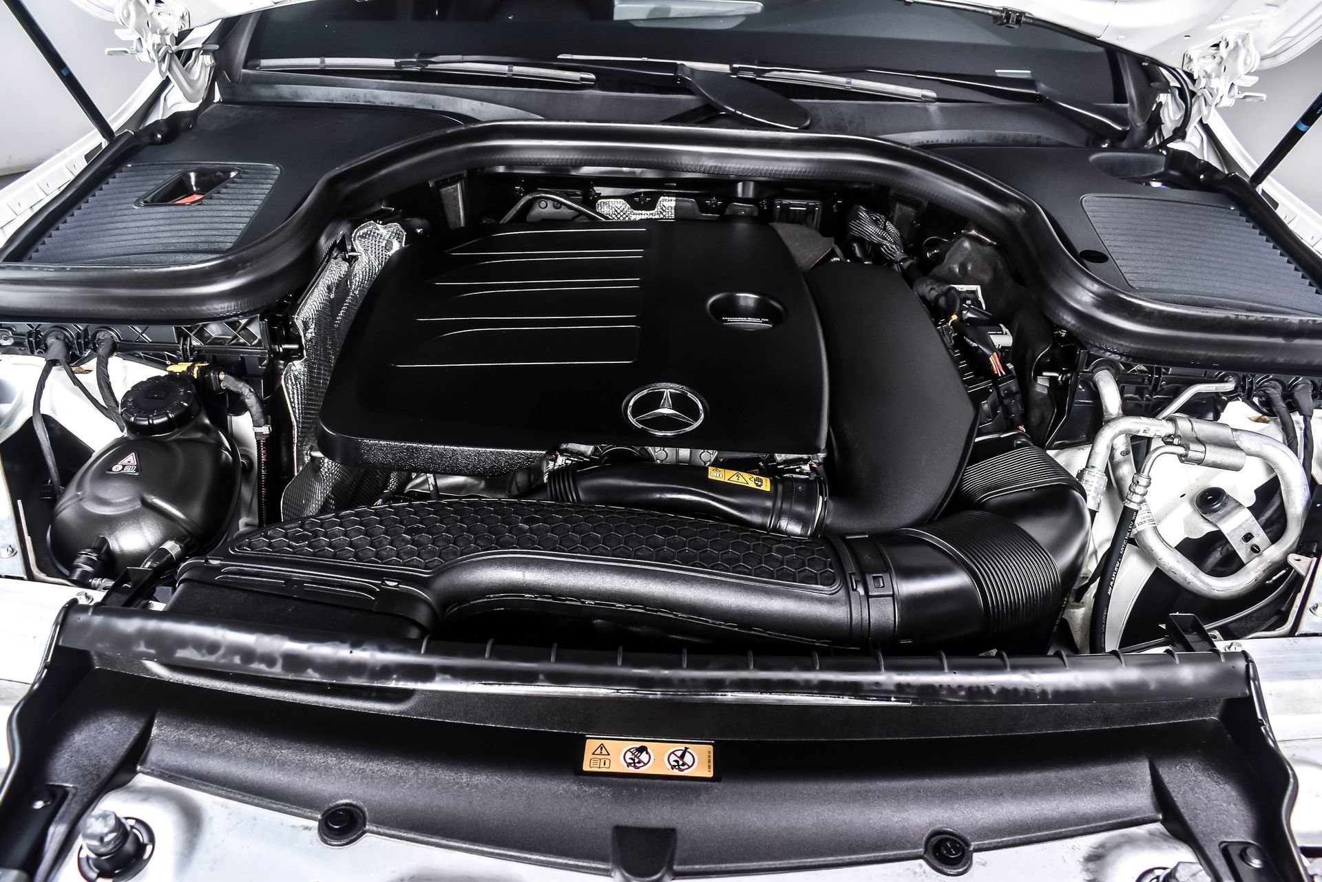Used 2022 Mercedes-Benz GLC 300 4MATIC image 11