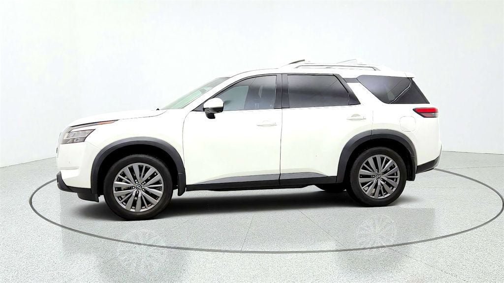 Used 2024 Nissan Pathfinder SL w/ SL Premium Package FWD image 9