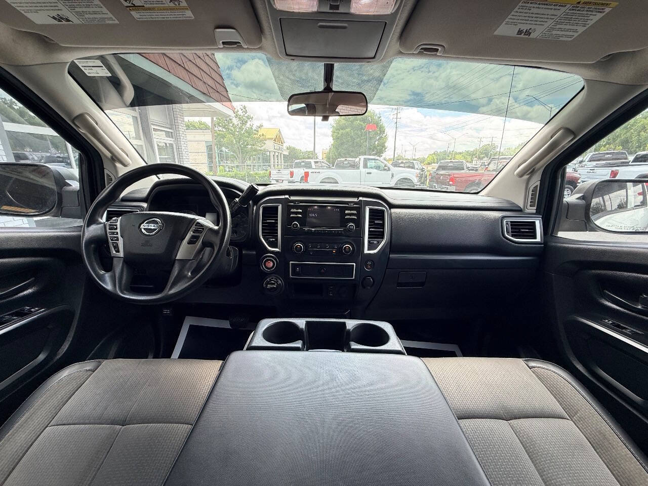 Used 2017 Nissan Titan S AWD/4WD image 26