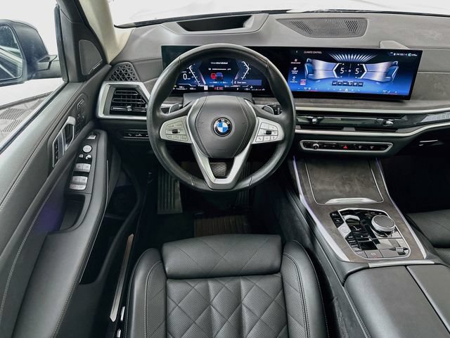 Used 2025 BMW X7 xDrive40i w/ Premium Package AWD/4WD image 11