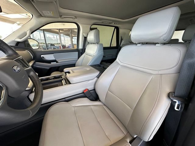 Certified 2025 Ford Expedition Active AWD/4WD image 18