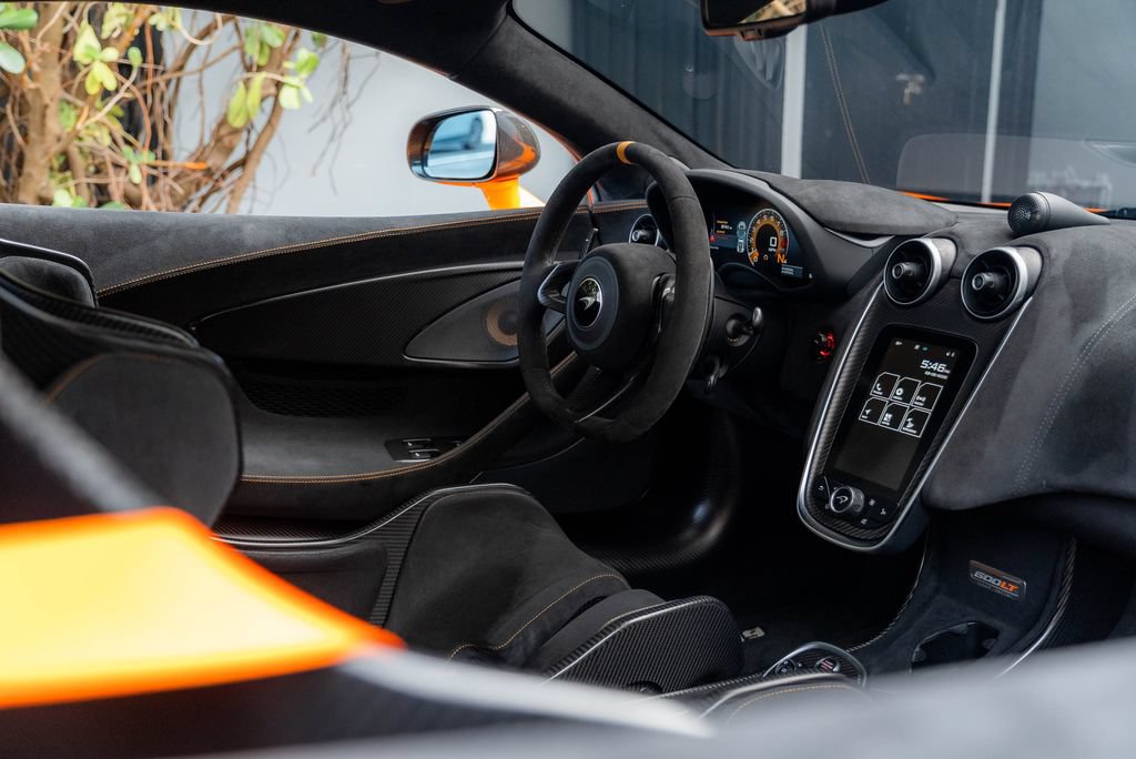 Used 2019 McLaren 600LT RWD image 64