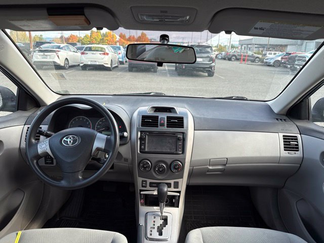 Used 2013 Toyota Corolla LE FWD image 12