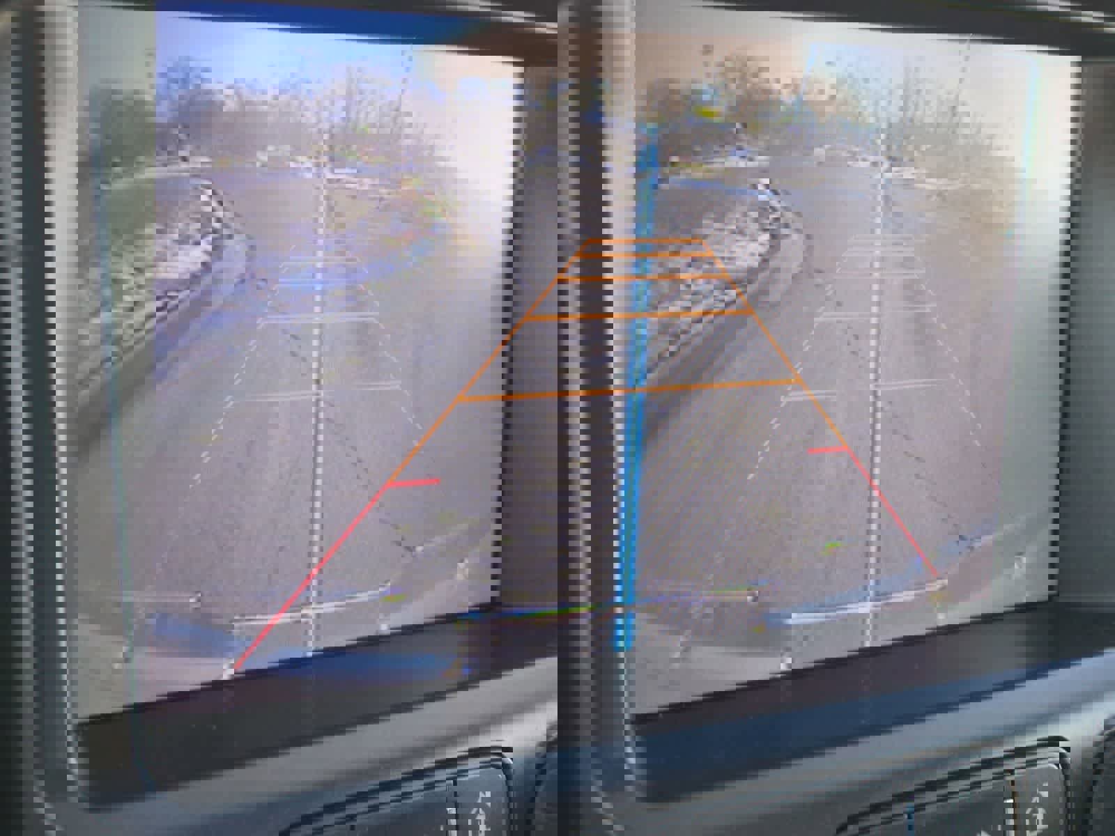 Used 2015 GMC Canyon SLE image 29