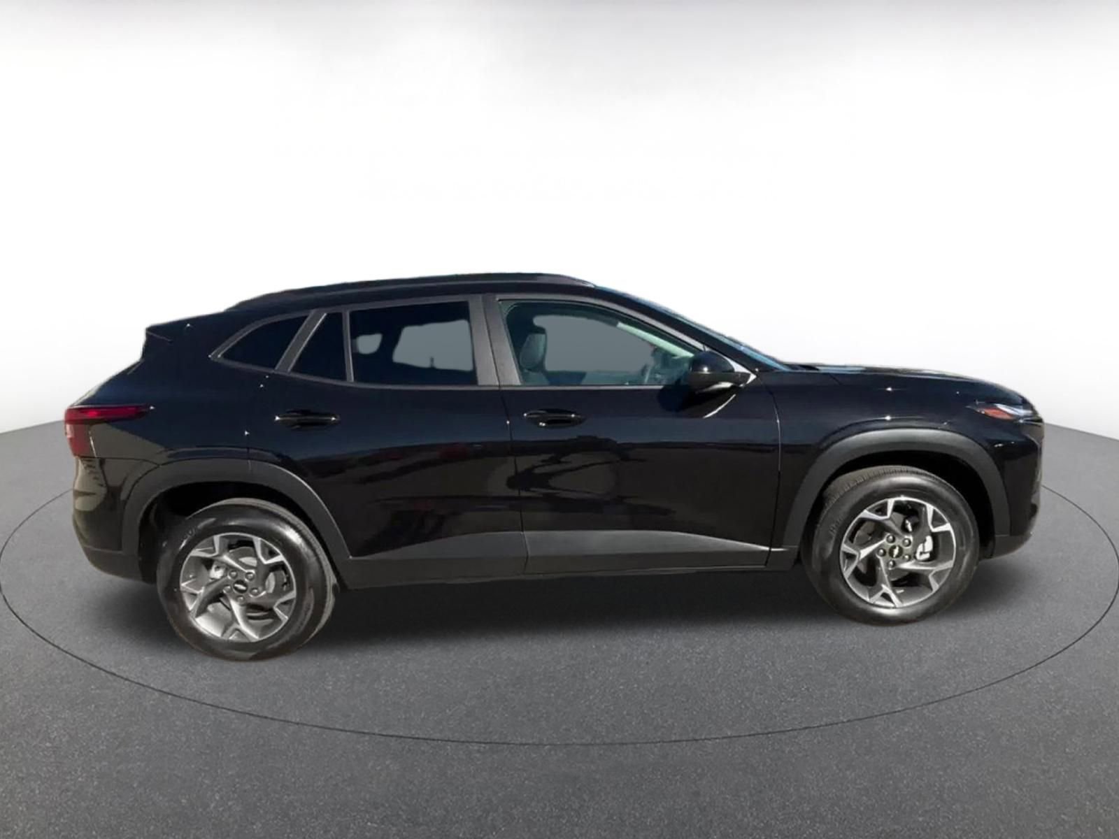 Used 2025 Chevrolet Trax LT image 16