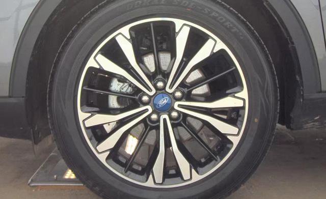 Used 2022 Ford Escape SEL w/ SEL Stealth AWD Package image 8