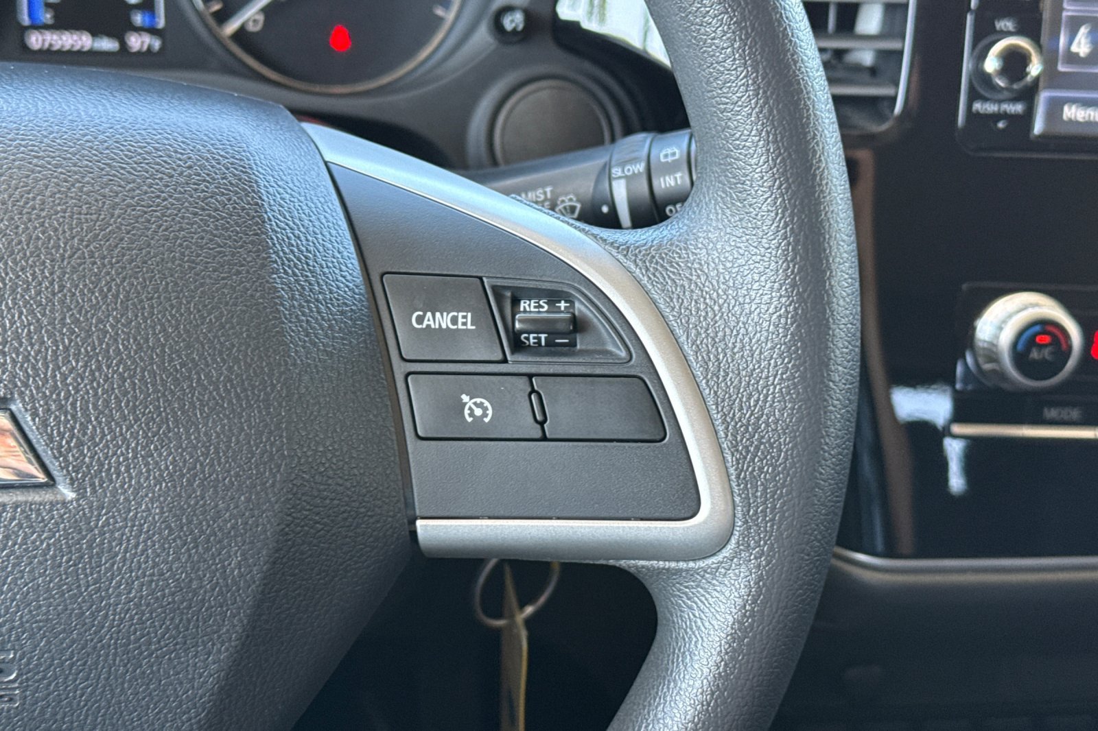 Used 2020 Mitsubishi Outlander ES FWD image 35
