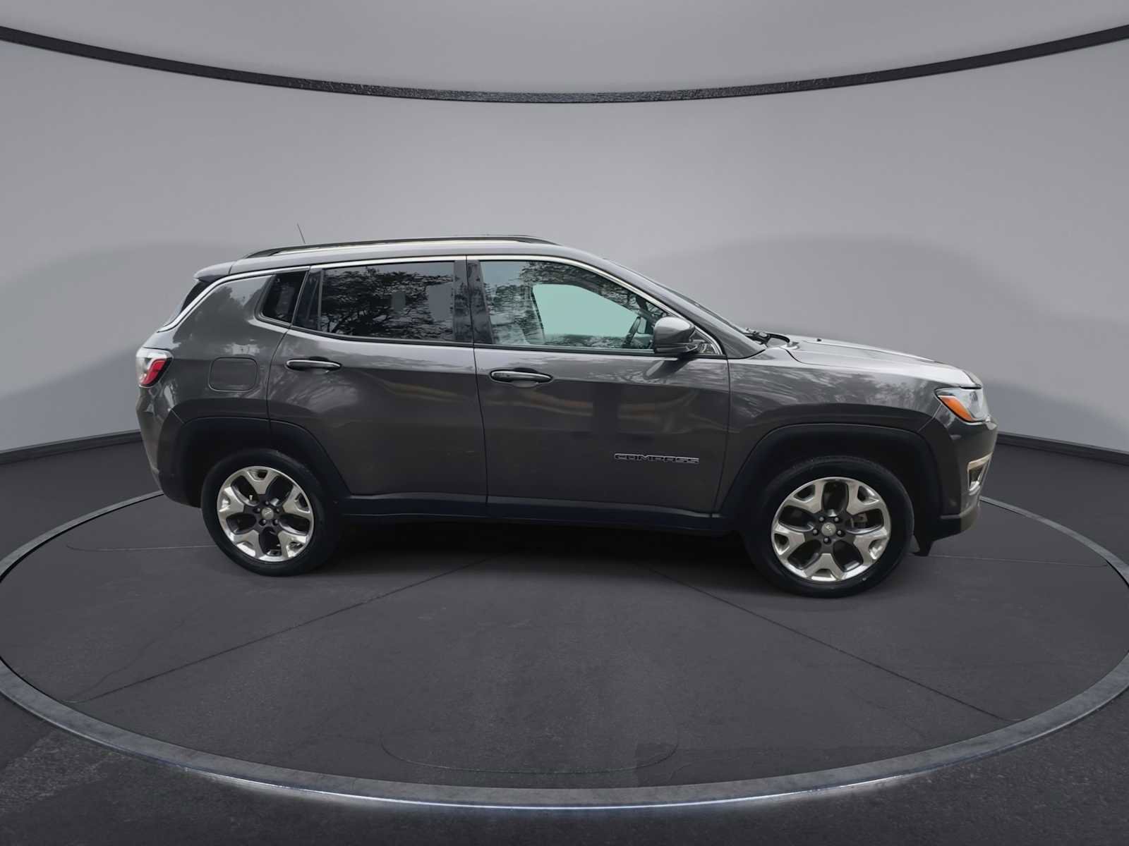 Used 2019 Jeep Compass Limited image 9