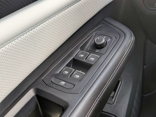 Used 2025 Volkswagen Atlas Cross Sport SEL Premium R-Line AWD/4WD image 26
