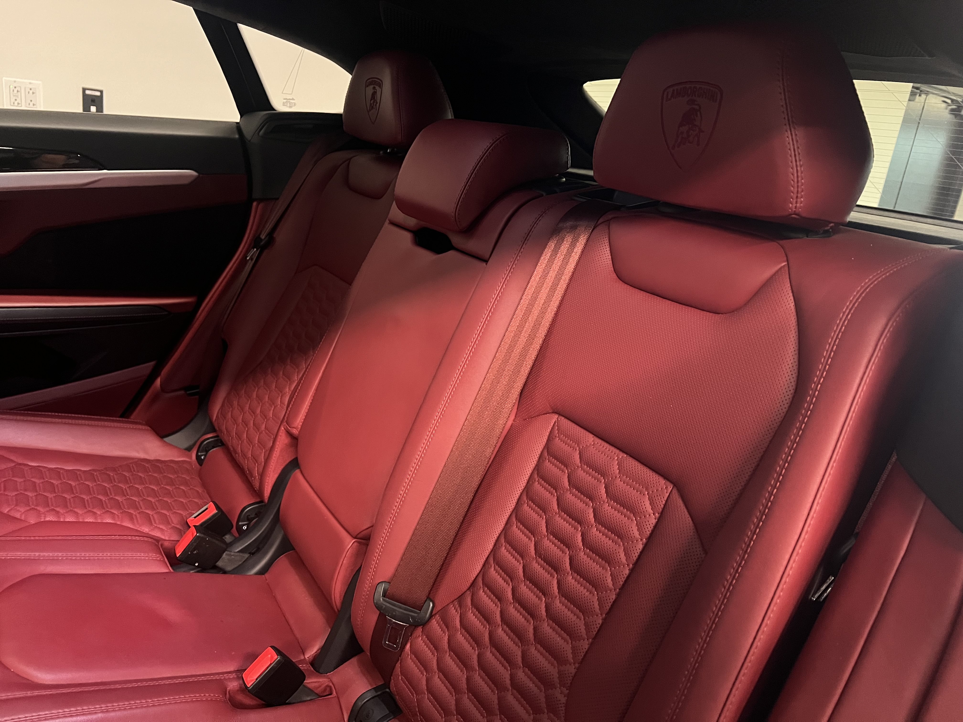 Used 2019 Lamborghini Urus AWD/4WD image 12