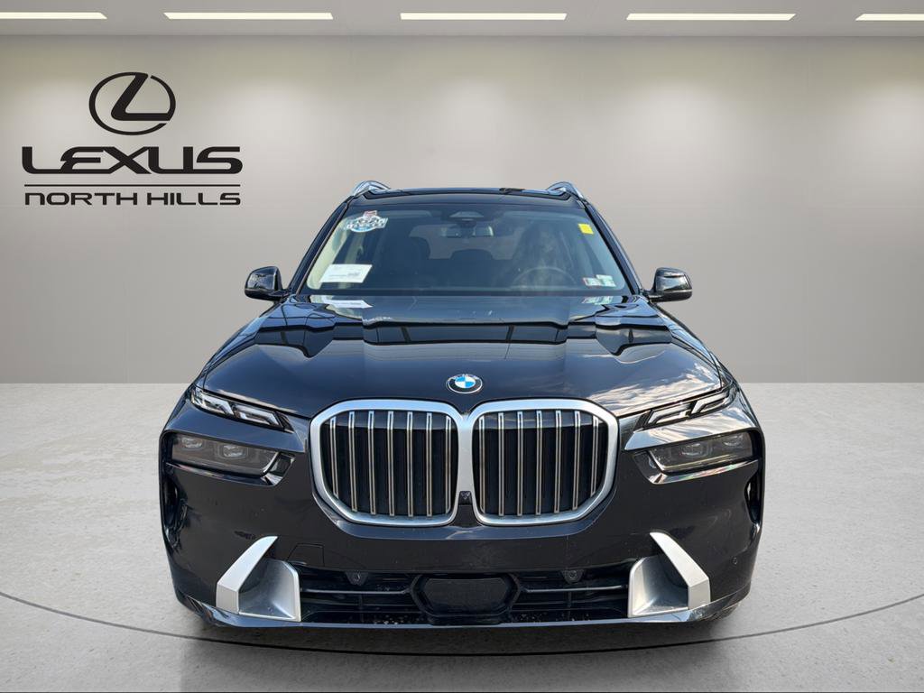 Used 2024 BMW X7 xDrive40i w/ Climate Comfort Package image 2