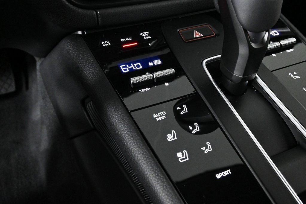 Used 2025 Porsche Macan image 18