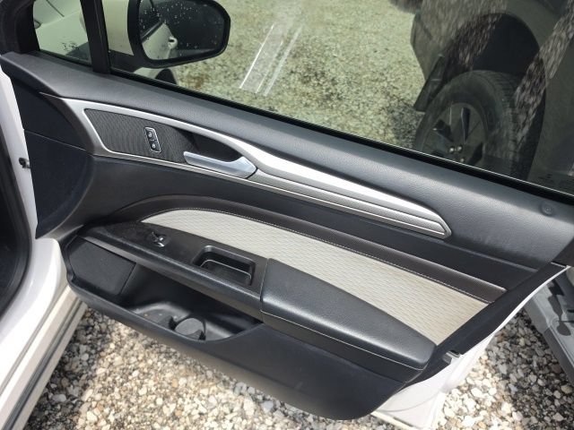 Used 2019 Ford Fusion SE w/ Equipment Group 151A FWD image 13