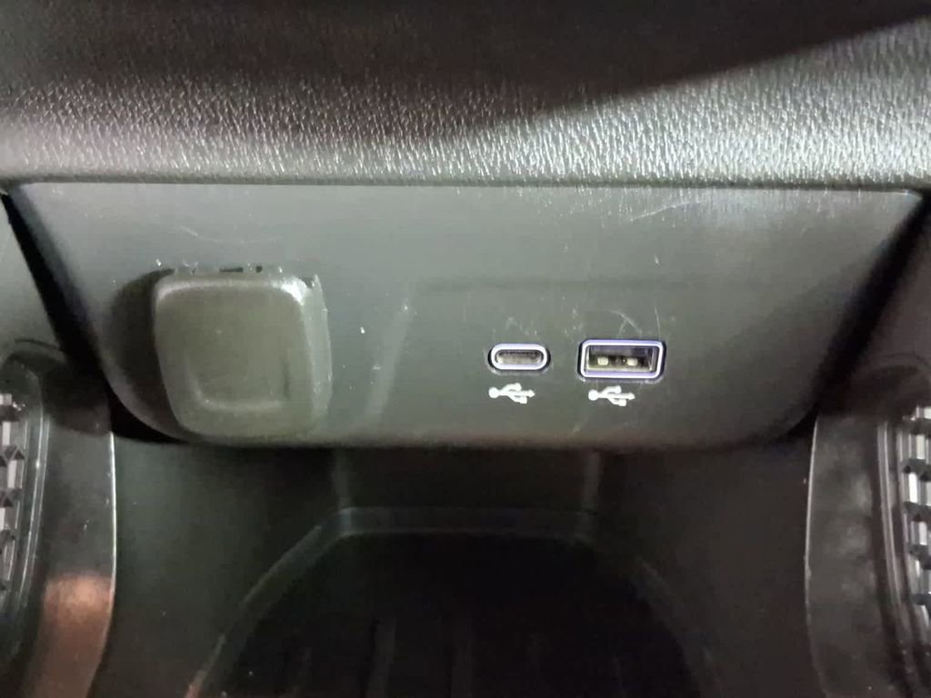 Used 2025 Chevrolet TrailBlazer LT image 42