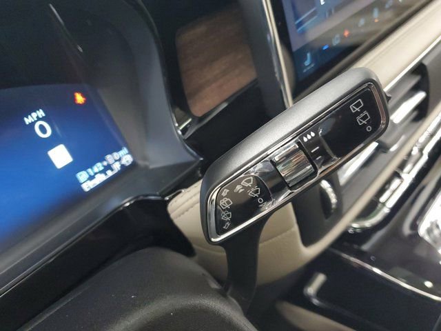 Used 2025 Lincoln Corsair Grand Touring image 27