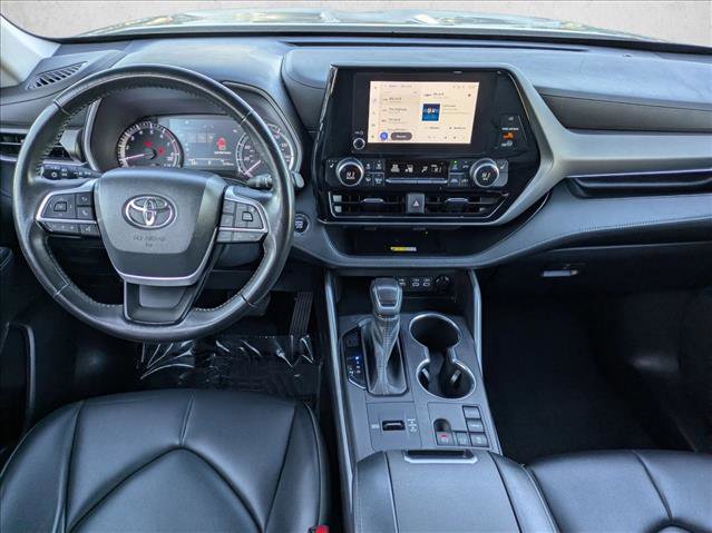 Certified 2023 Toyota Highlander XLE image 18