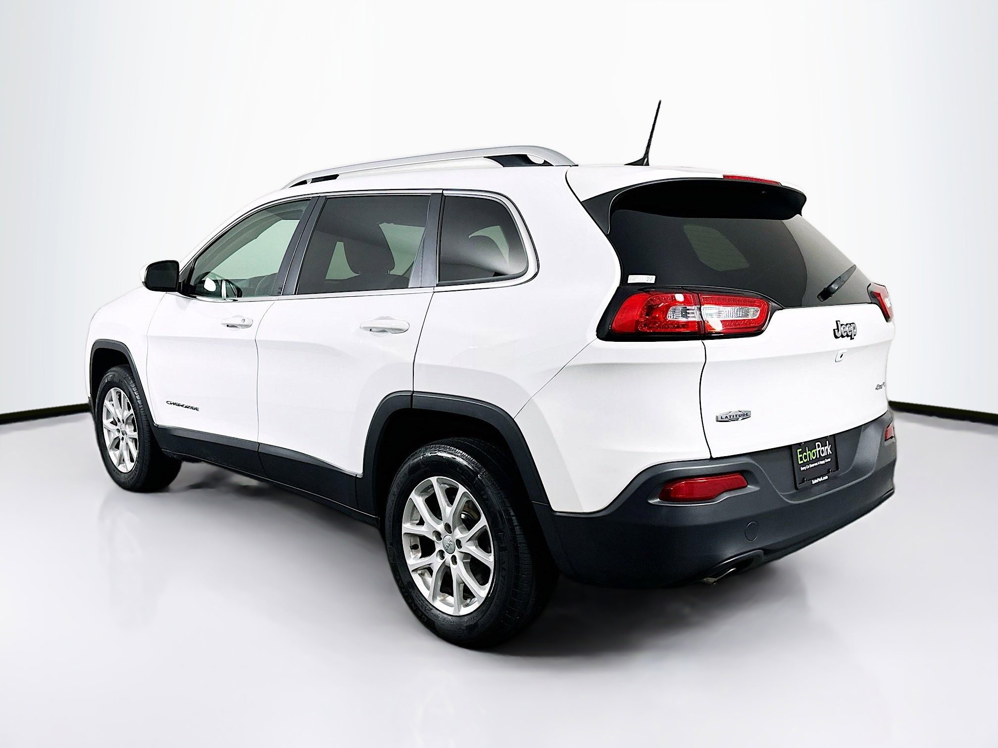 Used 2017 Jeep Cherokee Latitude image 5