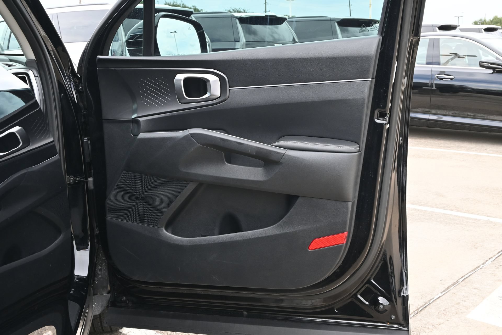 Used 2024 Kia Sorento LX FWD image 27