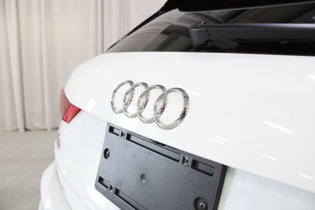 Used 2023 Audi Q3 2.0T Premium Plus w/ Premium Plus Package AWD/4WD image 32