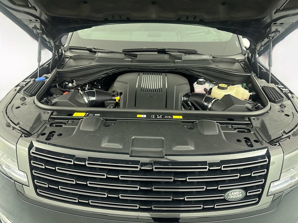 Certified 2025 Land Rover Range Rover SE AWD/4WD image 29