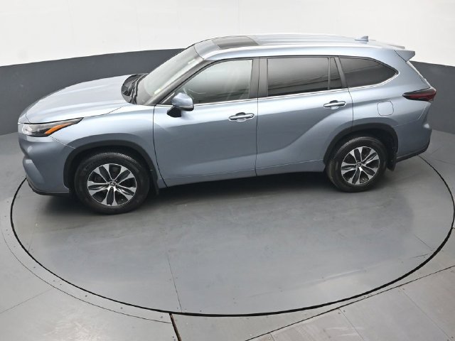 Used 2024 Toyota Highlander XLE AWD/4WD image 42
