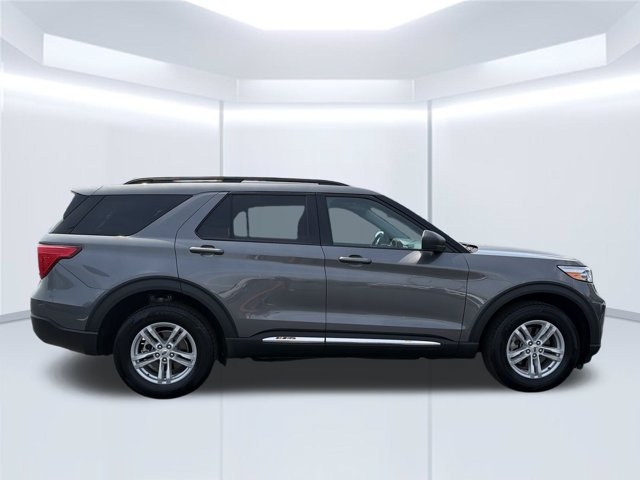 Used 2024 Ford Explorer XLT AWD/4WD image 39