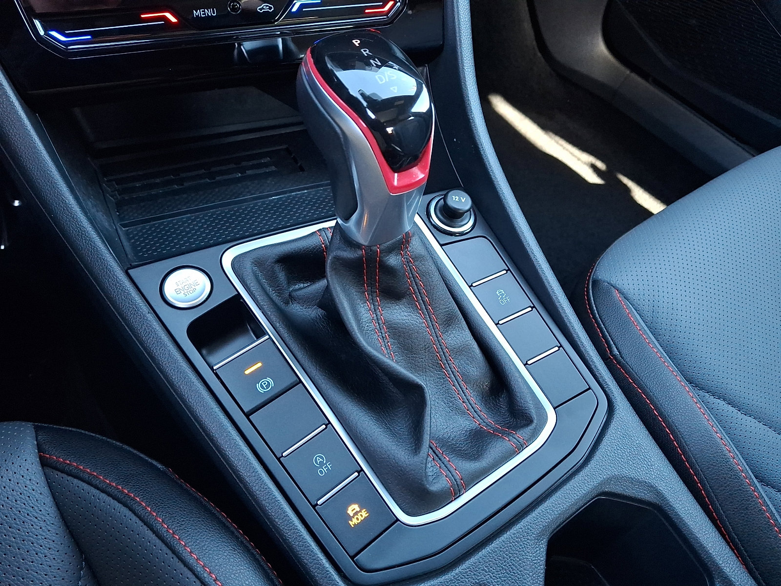 Used 2025 Volkswagen Jetta GLI Autobahn image 15