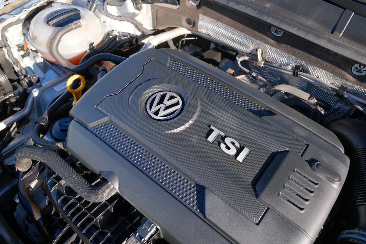 Used 2016 Volkswagen Golf SE FWD image 45
