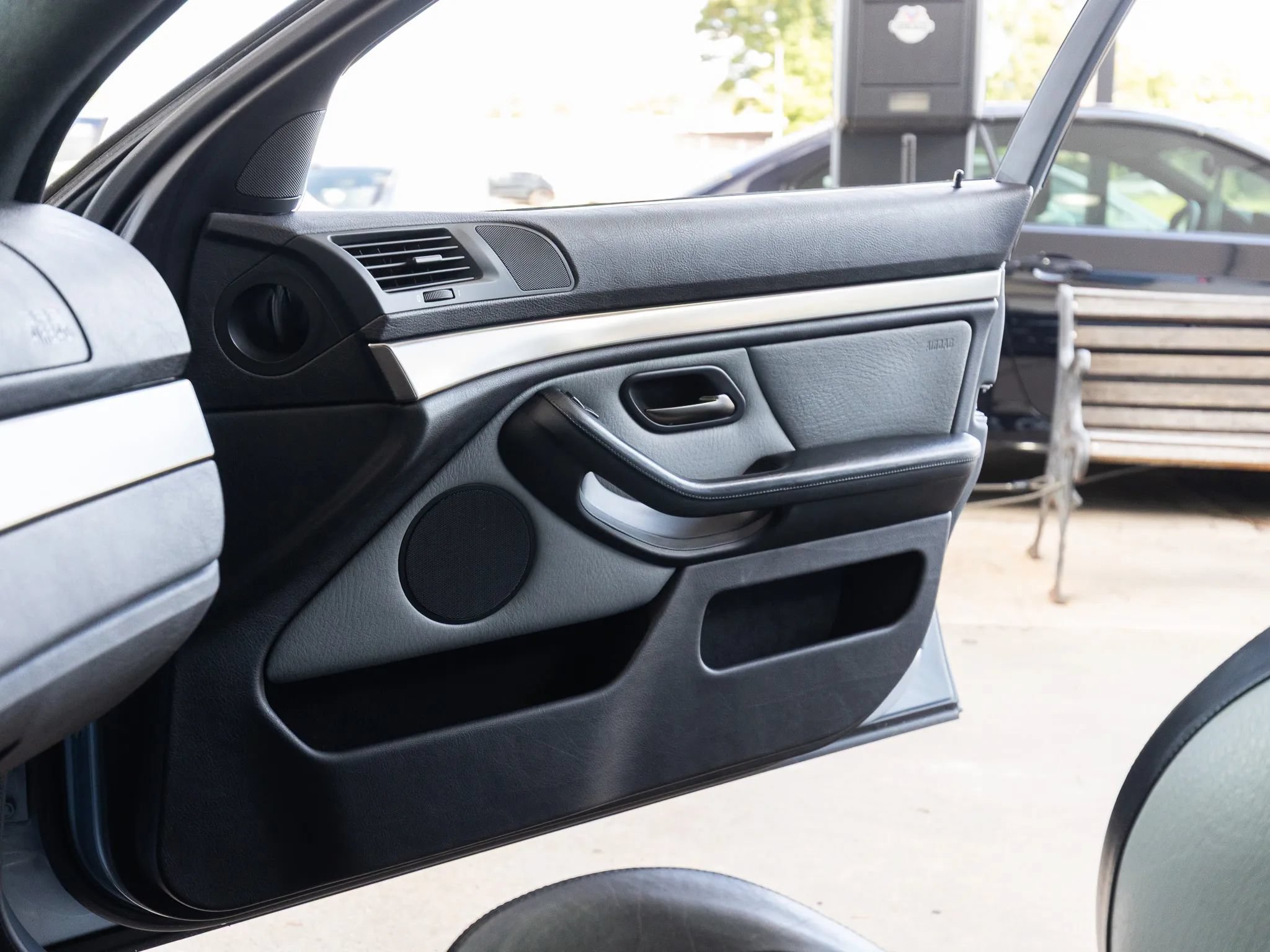 Used 2001 BMW M5 RWD image 40