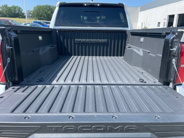 Used 2026 Toyota Tacoma SR5 AWD/4WD image 33