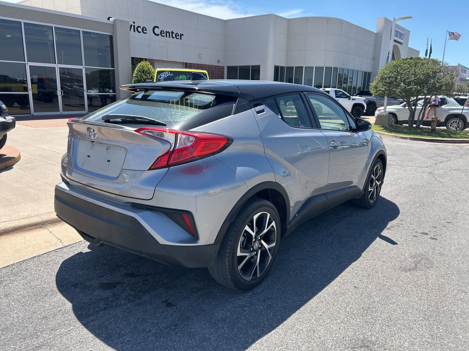 Used 2020 Toyota C-HR XLE FWD image 5