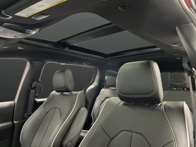 New 2026 Chrysler Pacifica Limited w/ Trailer Tow Group image 7