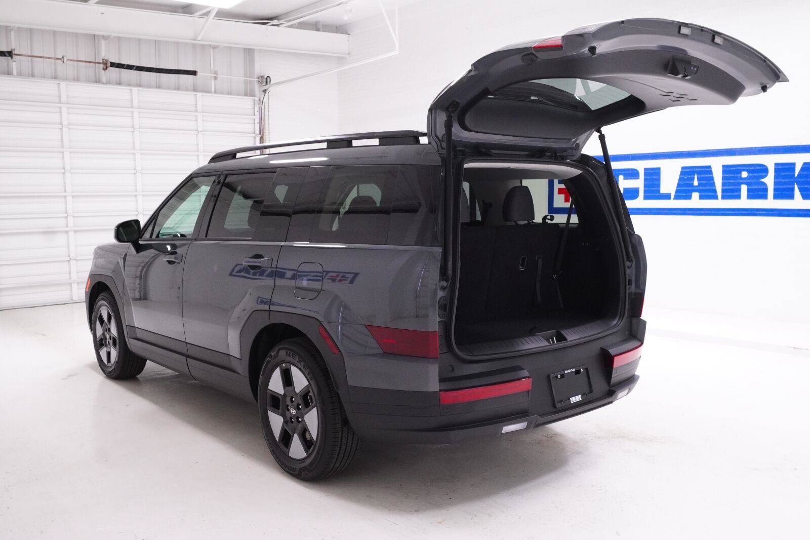 Used 2026 Hyundai Santa Fe SEL FWD image 32
