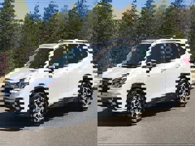 Used 2020 Subaru Forester Premium image 1