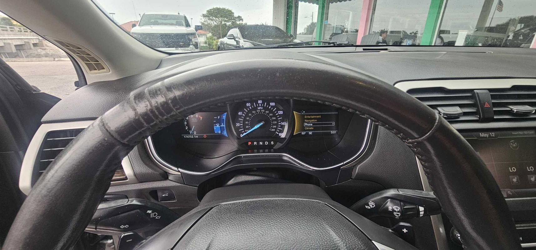 Used 2015 Ford Fusion SE w/ Equipment Group 202A FWD image 9
