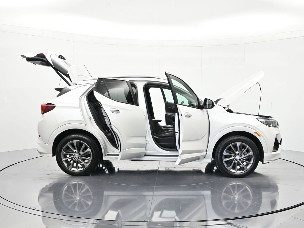 Used 2023 Buick Encore GX Select w/ Sport Touring Package AWD/4WD image 28