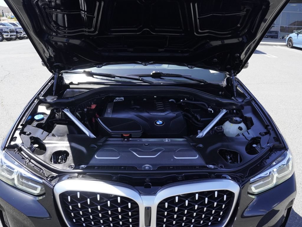 Used 2024 BMW X4 xDrive30i w/ M Sport Package AWD/4WD image 34