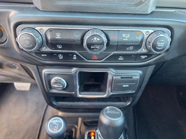 Used 2022 Jeep Gladiator Sport AWD/4WD image 18
