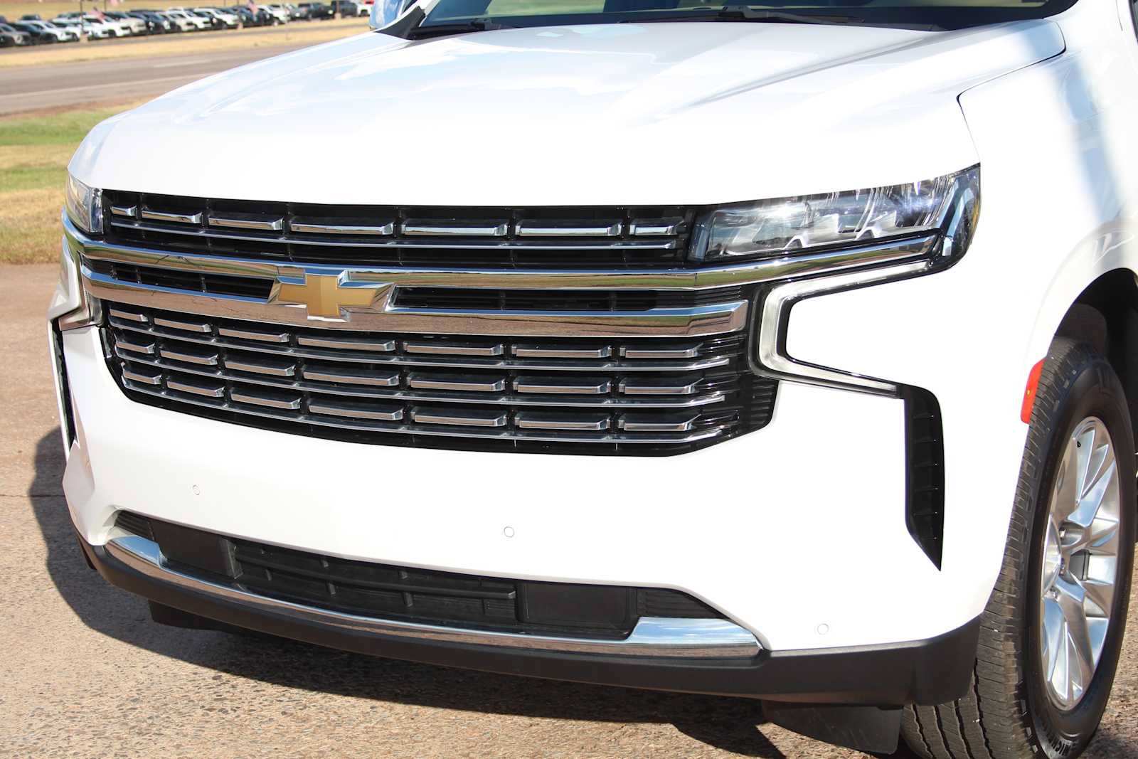 Used 2023 Chevrolet Tahoe Premier AWD/4WD image 5