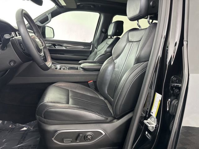 Used 2022 Jeep Wagoneer Series III w/ Premium Group I image 29