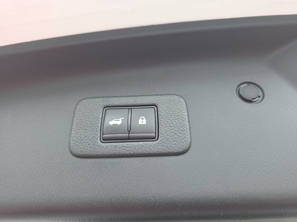 Used 2023 Nissan Armada Platinum w/ Captain's Chairs Package AWD/4WD image 40