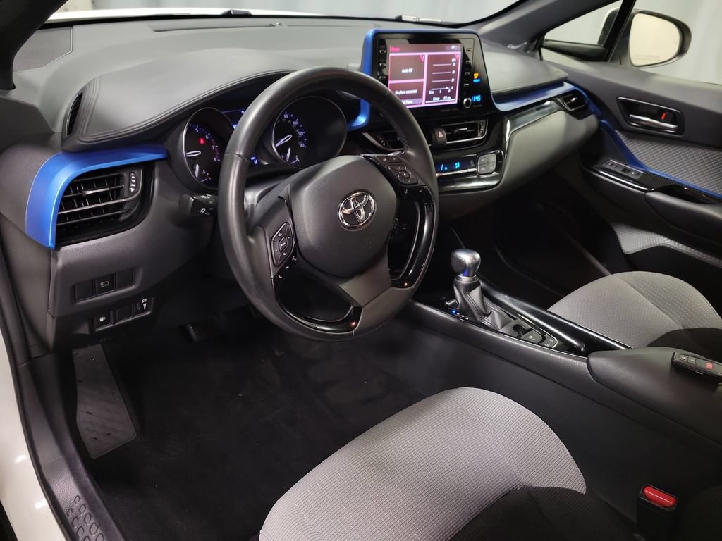 Used 2019 Toyota C-HR XLE FWD image 16