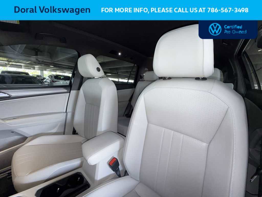 Used 2022 Volkswagen Tiguan SE R-Line FWD image 14